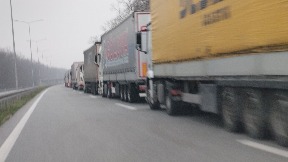 Na Batrovcima čekanje tri sata